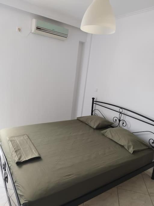 Small In The Heart Of Piraeus! Notara 43 Appartement